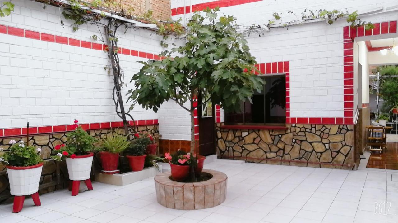 Bed and Breakfast Tierra Nuestra Tarija Esterno foto